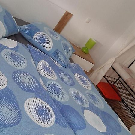 Feriendomizil-Roger-Wohnung-1 Leipzig Eksteriør billede